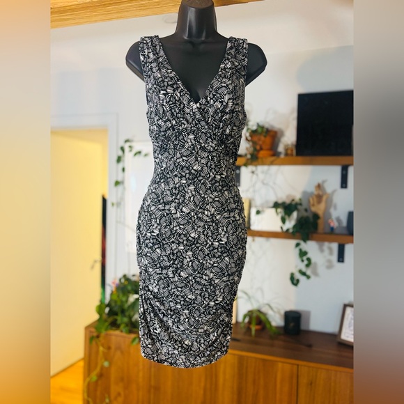 Stork & Babe Dresses & Skirts - Stork & Babe-Maternity Dress – Size M – Stretchy Wrap Style – Like New